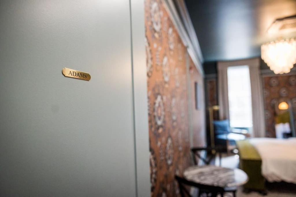 The Gas Lamp Hotel - Adams Suite Philadelphia Exterior photo