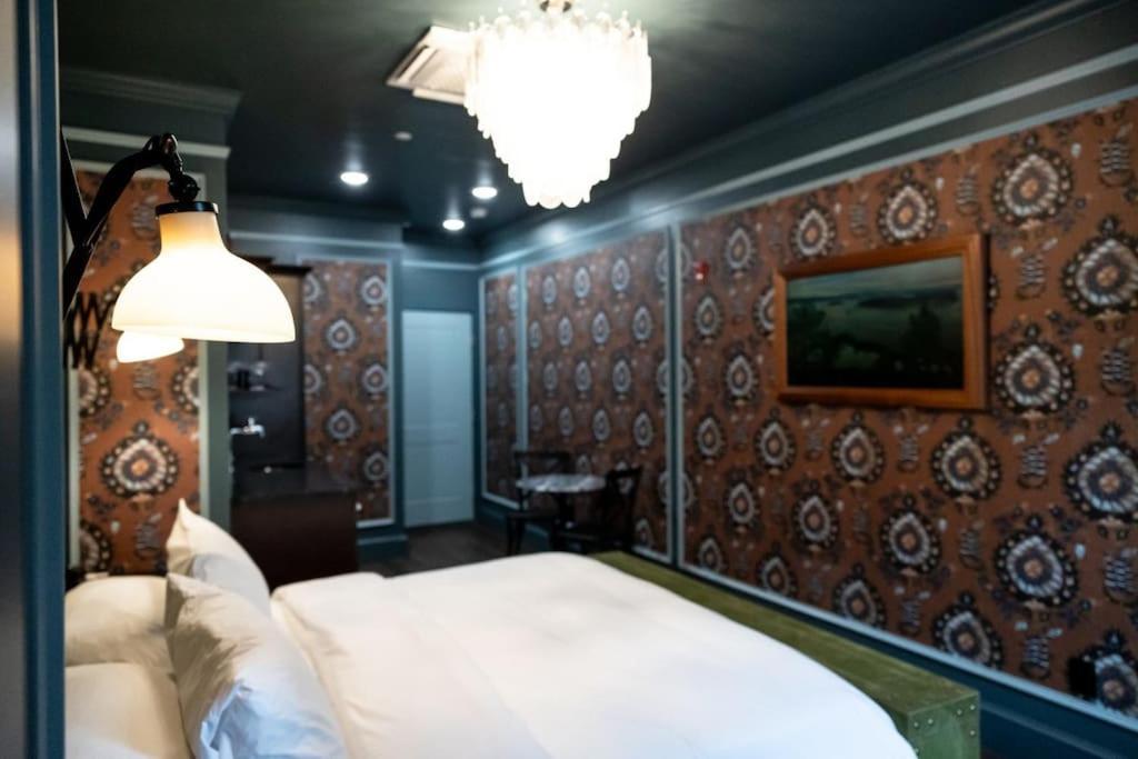 The Gas Lamp Hotel - Adams Suite Philadelphia Exterior photo